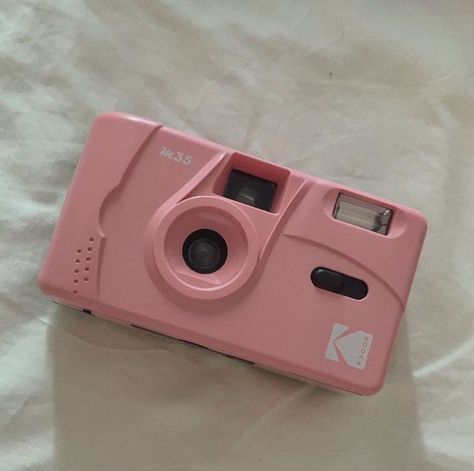 Pink Film Camera, Film Camera Selfie, Kodak M35, Pink Film, Film Camera Photography, Pink Camera, Camera Selfie, Kodak Camera, Cute Camera