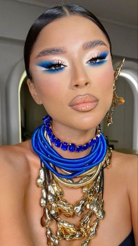 Blue Makeup Inspo Aesthetic, High Fashion Look Makeup, Weird Eyeshadow Looks, High Fashion Eye Makeup, Stained Glass Makeup, Unique Makeup Looks Fun, 3d Makeup Looks, Creative Makeup Looks Eye Art, Creative Eye Makeup Looks