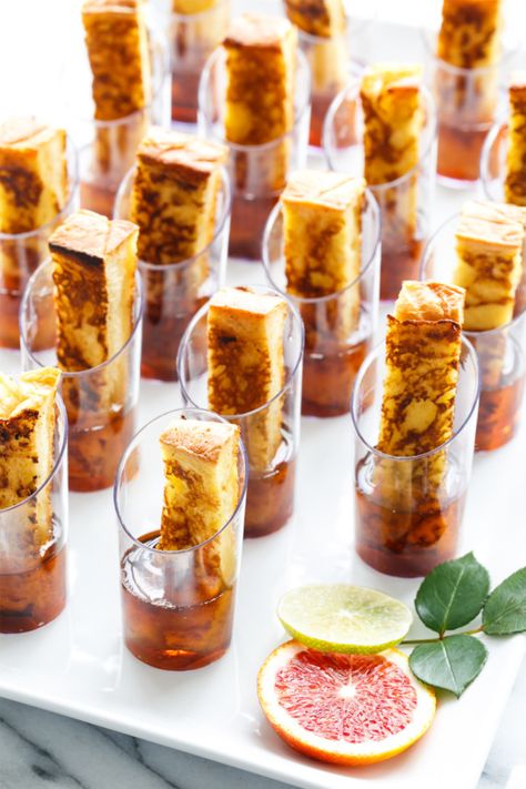 Bourbon-spiked French Toast sticks served in shot glasses with maple syrup. Graduation Brunch, Brunch Party Recipes, Backpack Packing, Brunch Decor, Vacation Videos, French Toast Sticks, Boozy Brunch, Champagne Brunch, French Toast Breakfast