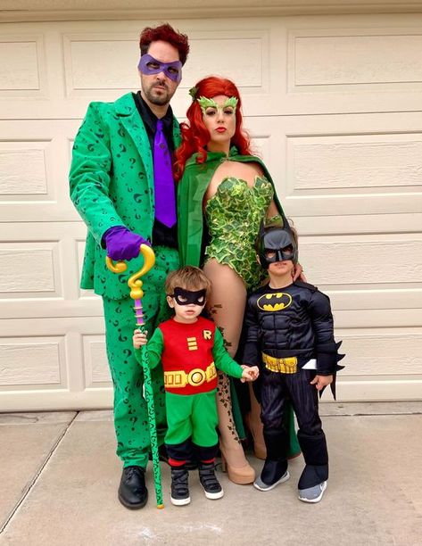 "Get ready to save Gotham in style this Halloween with these Batman Forever family costume ideas! Whether you’re channeling the Dark Knight, Robin, or one of the iconic villains, these costumes are perfect for all ages and sure to make a splash at any Halloween event. Discover how to put together the ultimate Batman-themed family ensemble and make this Halloween unforgettable!"

#BatmanForever #FamilyCostumes #Halloween2024 #BatmanFamily #CostumeIdeas #HalloweenFun #BatmanCostumes #FamilyHalloween #HalloweenInspo #CostumeParty