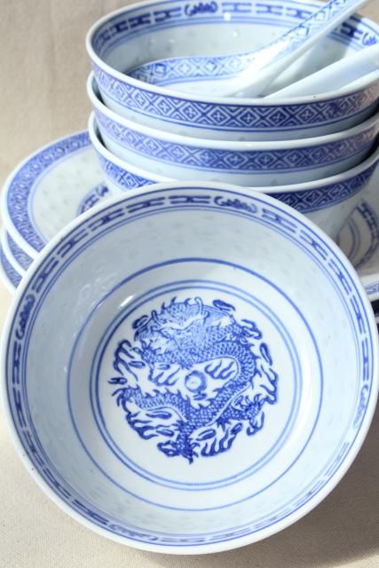 Chinese blue & white rice grain porcelain, vintage bowls, spoons, plates made in China Asian Plates And Bowls, Blue China Bowl, Chinese Porcelain Plate, Chinese Porcelain Bowl, Chinese Bowls Ceramic, Chinese Blue Aesthetic, Chinese Plates Design, Asian Plates, Ceramic Tattoo