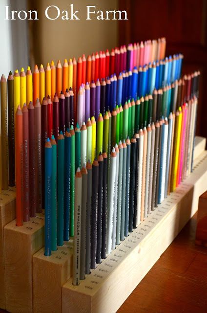 Colored Pencil Organization, Colored Pencil Storage, Rangement Art, Colored Pencil Holder, Pencil Stand, Art Supplies Storage, Art Studio Room, Art Studio Organization, Pencil Storage