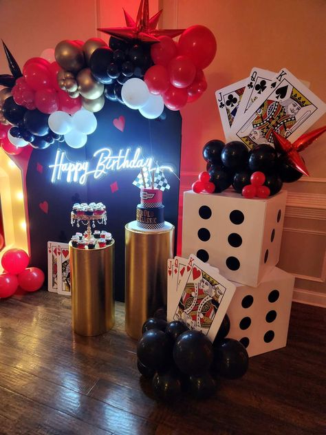 King Of Hearts Birthday Theme, Las Vegas Themed Birthday Party, Big Party Food, 21st Birthday Casino Theme, Casino Themed Birthday Party, Poker Themed Birthday Party, Casino Centerpieces Ideas, Casino Theme Party Food, Casino Night Theme Party