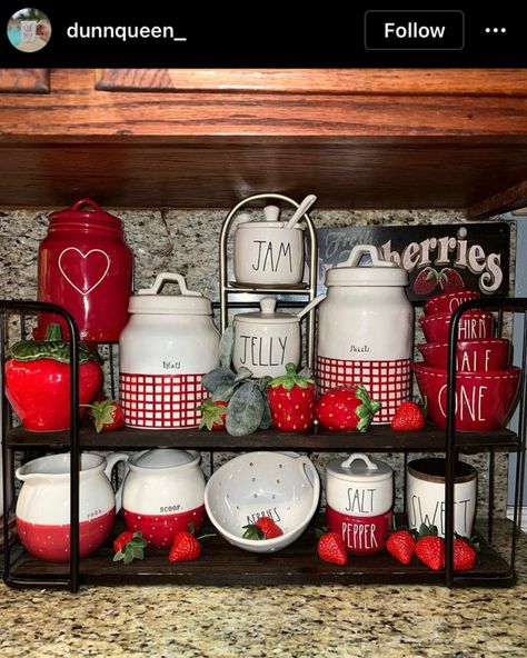 Fruit Themed Home Decor, Strawberry Shortcake Kitchen Decor, Strawberry Themed Kitchen Decor, Cherry Theme Kitchen, Kitchen Theme Ideas Rustic, Strawberry Kitchen Decor Ideas, Strawberry Living Room, Fruit Kitchen Decor Themes, Strawberry Theme Kitchen