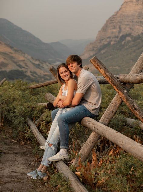 Couple goals, utah photography, teen photographer, couple shoot, instagram- rachel_heat_photo Simple Couples Pictures, Highschool Couple Photoshoot, Easy Couple Poses Picture Ideas, Teenage Couple Photoshoot, Teen Couple Photoshooting Ideas, Simple Couple Pictures, Couple Picture Ideas Selfie, Fun Couple Pictures, Cute Couple Photoshoot Poses