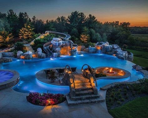 Beautiful pool oasis Luxury Pools, Lazy River Pool, Dream Backyard Pool, Piscina Interior, Dream Life House, Pool Contractors, Luxury Swimming Pools, Pool Installation, Casa Patio