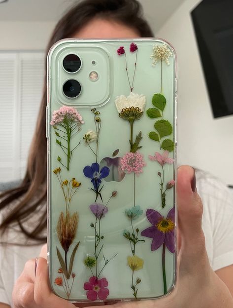 Dried And Pressed Flowers, Pressed Flower Phone Case Diy, Iphone 12 Phone Cases Aesthetic, Iphone 12 Phone Cases, Pressed Flowers Case, Phone Cases Aesthetic, Cases Aesthetic, Dried Pressed Flowers, Handmade Phone Case