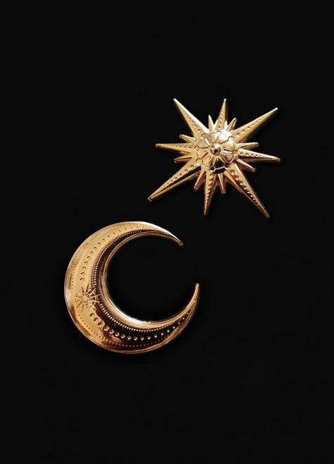 Nerevarine Aesthetic, Star Jewellery, Moon Clothing, Brooch Wedding, Pin Card, Star Gold, Gold Aesthetic, Gold Pin, Gold Moon