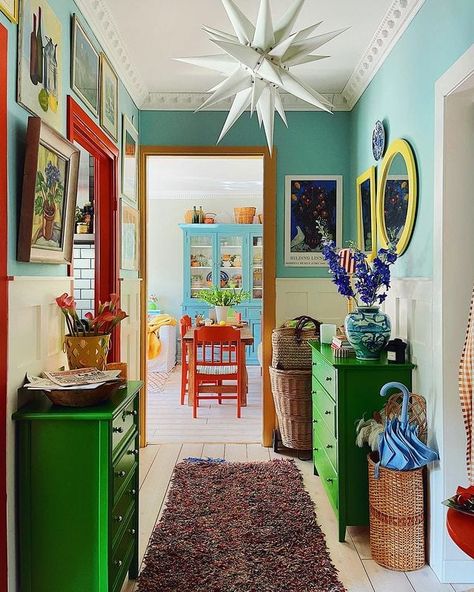 Vintage Maximalism, Cook Home, Maximalist Home, Maximalist Interior, Hemma Diy, Eclectic Interior Design, Living Comedor, Cottage Interiors, Eclectic Interior