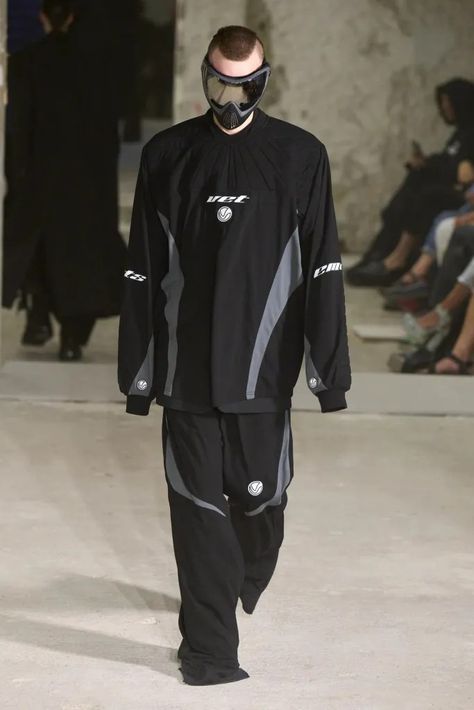 Vetements Men's Spring 2023 Paris - Fashionably Male Haute Couture, Men Streetwear Summer, Spring 2023 Ready To Wear, Mode Punk, Moda Streetwear, Streetwear Summer, 2023 Ready To Wear, Futuristic Fashion, Tech Fashion