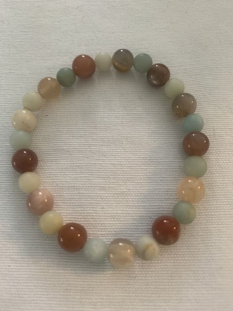 Bracelets Stone Beads, Stone Bracelet Aesthetic, Beaded Gemstone Bracelets, Crystal Beads Bracelets Ideas, Braslite Ideas, Glass Bead Bracelet Ideas Aesthetic, Glass Beaded Bracelets Ideas, Cool Beaded Bracelets, Crystal Bracelet Ideas