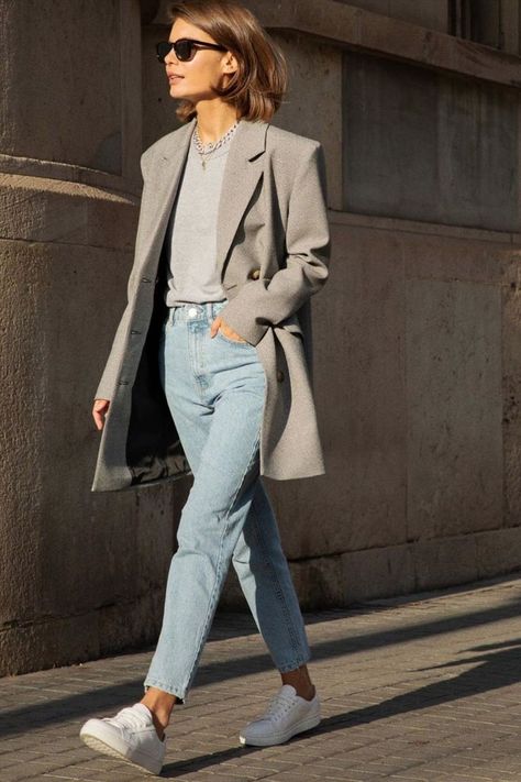 Vinter Mode Outfits, Skandinavian Fashion, Minimalist Moda, Athleisure Trend, Ținută Casual, Flare Jean, Neue Outfits, Hairstyles Easy, Looks Street Style