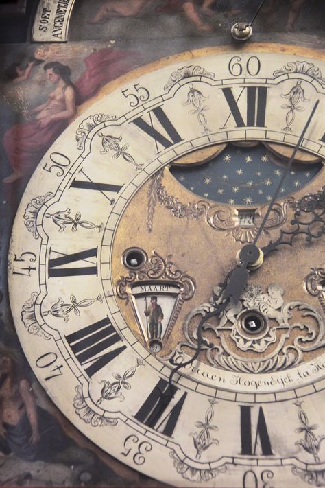 غلاف الكتاب, Sundials, Time Keeper, Old Clocks, Clock Art, Antique Clock, Antique Clocks, Art Life, Tick Tock