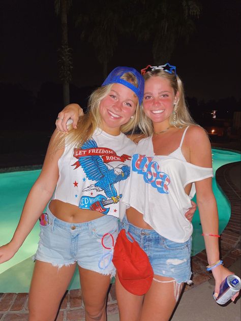 Usa Theme Sorority, America Party Outfit, Usa Party Theme Outfit, 4th Of July Teen Party, 4th Of July Concert Outfit, Usa Themed Party Outfit, Cute Usa Theme Outfits, Memorial Day Fits, Fourth Of July Party Outfit