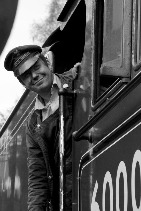Andrew Lancaster Steam train driver black and white 1 Old Trains Steam Locomotive, Gothic Country, Train Story, Train Driver, Train Vacations, Old Steam Train, Train Engineer, Train Conductor, Steam Engine Trains