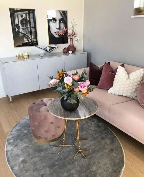 How To Decorate A Grey and Blush Pink Living Room - Decoholic Blush Pink Living Room, Small Modern Living Room, Small Living Room Design, Pink Living Room, Dream Living Rooms, Living Room Design Modern, Pillow Room, Living Room Decor Modern, How To Decorate
