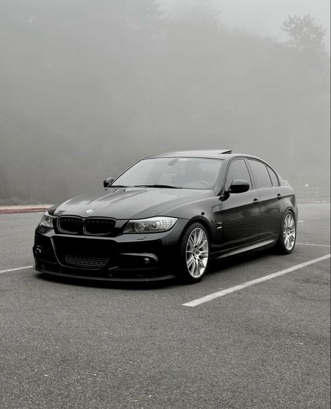 Mercedes Benz Sports Car, E90 335i, Bmw M3 E90, Luxury Suv Cars, E92 335i, E90 M3, New Car Wallpaper, E90 Bmw, Serie Bmw