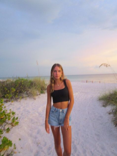 #beach #style #summer #sunset Sunset Pic Outfits, Vacation Outfits Inspo Pics, Post Beach Outfit, Sunset Beach Pics Photo Ideas, Sundress Inspo Pics, Georgia Outfits Summer, Cute Poses For Insta, Insta Inspo Posts Summer, Florida Insta Pics