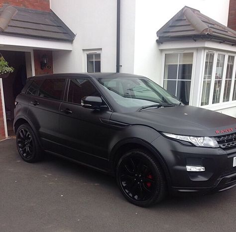 Range Rover Evoge Range Rovers, Range Rover Evoque Black, Matte Black Range Rover, Range Rover Evoque 2018, Black Range Rover, Dream Cars Range Rovers, Range Rover Black, Matte Black Cars, Black Range