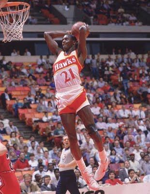 Dominique Wilkins, Best Uniforms, Basketball Highlights, School Basketball, Basketball Goals, Basketball Photography, Basketball Star, Nba Legends, Basketball Leagues