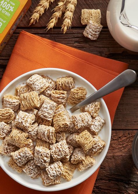 Kellogg's Frosted Mini-Wheats Original cereal Recipes Of Starch And Cereal Dishes, Mini Wheats Cereal, Low Calorie Cereal, Frosted Mini Wheats, Wedding Meals, Protein Cereal, Mini Wheats, Body Board, Wheat Cereal