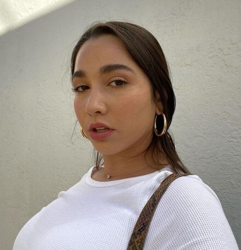 Karlee Grey Wiki, Bio, Age, Height, Measurements, Photos, Tattoos, Net Worth Gray Instagram, Beautiful Brown Eyes, Grey Pictures, Brown Bodies, Hottie Women, Bra Cup Sizes, Grey Tattoo, Girly Images, Fitness Models Female