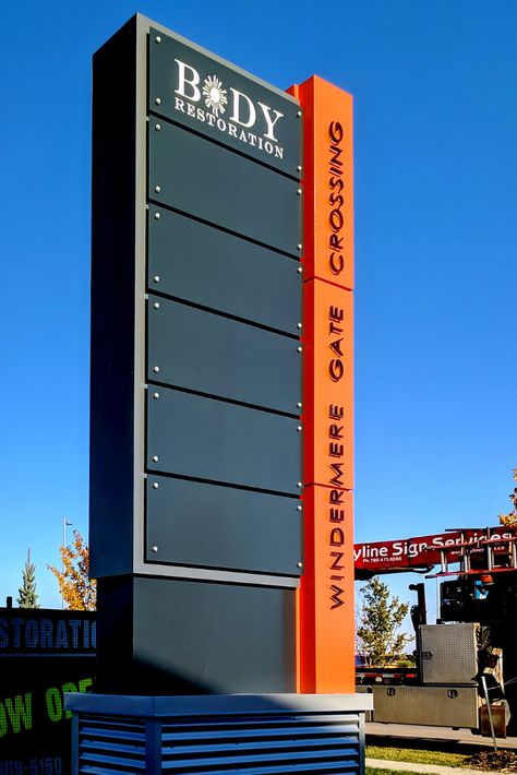 Company Signage Design Outdoor, Totem Design Signage, Multi Tenant Monument Sign, Pylon Signage Design, Tenant Signage, Exterior Signage Design, Monument Signage, Dental Design Interior, Pylon Signage