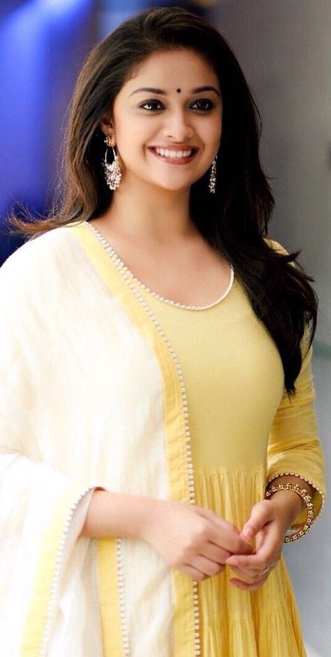 Keerthi Suresh Keerthi Suresh, फोटोग्राफी 101, Aishwarya Rai, Beautiful Bollywood Actress, Indian Beauty Saree, Desi Beauty, Beautiful Celebrities, Beautiful Indian Actress, Beautiful Actresses