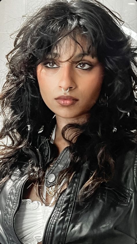 Indian Woman Curly Hair, Curly Wavy Haircuts Long, Latino Reference, Pretty People Unique, Tomboy Hairstyles Black Women, Brown Skin Face Claim, Latino Hairstyles For Women, Indigineous Women, Indian Grunge