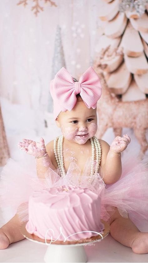 6 Month Tutu Pictures, Tutu Cake Smash Photo Shoot, First Birthday Princess Photo Shoot, 1st Birthday Girl Photoshooting Ideas, 1st Birthday Photo Shoot Ideas, First Birthday Photo Shoot Ideas, Holiday Baby Pictures, Leo Cake, Smash Cake Photo Shoot