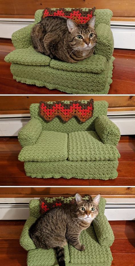 Kitty Couches Green Sofa - Crochet Pattern Unique Crochet Stuffed Animals, Kitty Couch, Bed Crochet, Kat Haken, Katt Grejer, Storage Hack, Chat Crochet, Cat Couch, Crochet Cat Toys