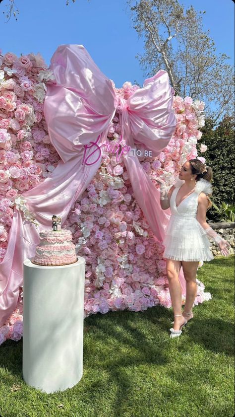 Pink Bridal Shower Aesthetic, Flower Wall Birthday Party, Bridal Shower Ideas Aesthetic, Graduation Party Aesthetic Ideas, Old Money Maternity Shoot, Pink Coquette Party, Coquette Decoration Birthday, Bedeken Backdrop, Coquette Wedding Aesthetic