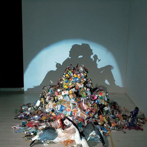 "Dirty White Trash (With Gulls), Tim Noble and Sue Webster, trash sculpture, 1997 Posted by /u/OpenWaterRescue to /r/art Trash Art, Sustainable Art, Shadow Art, Arte Inspo, Theme Design, Art Sculpture, Art Plastique, Light And Shadow, Installation Art