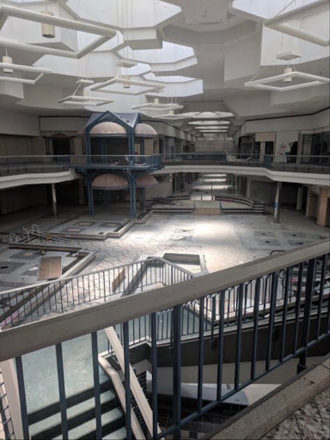 northridge mall, milwaukee Dark Mall Aesthetic, Abandoned Shopping Malls, Abandoned Mall Aesthetic, Liminal Space Mall, Abandon Mall, Abandoned City Aesthetic, Liminal City, Underground Factory, Northridge Mall