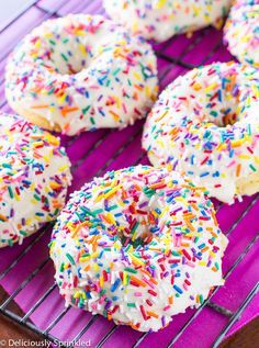 Donut Pan Recipe, Blueberry Cake Donuts, Cake Donuts Recipe, Easy Donut Recipe, Homemade Donuts Recipe, Pumpkin Spice Donut, Healthy Donuts, Baked Donut Recipes, Sprinkle Donut