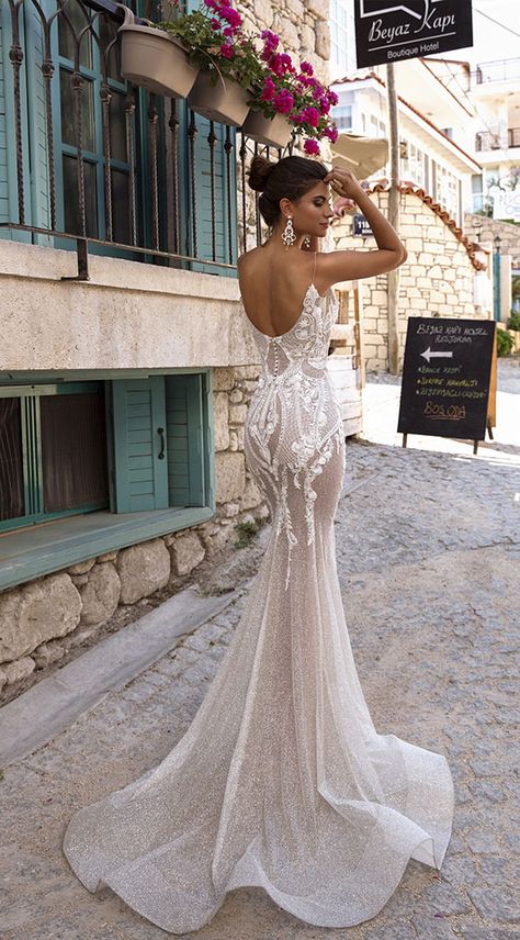 detachable, spaghetti strap wedding dresses, Stunning Wedding Dresses, Country Wedding Dresses, Oksana Mukha, Wedding Dress Store, Wedding Dresses With Straps, Designer Wedding Gowns, Evening Dresses For Weddings, Fitted Wedding Dress, Wedding Dress Couture