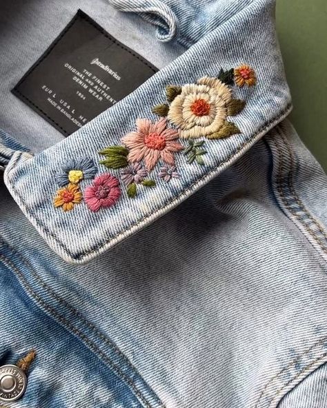 Embroidery Patterns Jacket, Embroidery On Denim Jeans, Embroidery Designs Denim Jacket, Embroidery On Denim Jacket, Jean Jacket Embroidery Diy, Diy Embroidered Jean Jacket, Embroidery On Denim Jackets, Denim Embroidery Jeans, Embroidery Designs On Jeans