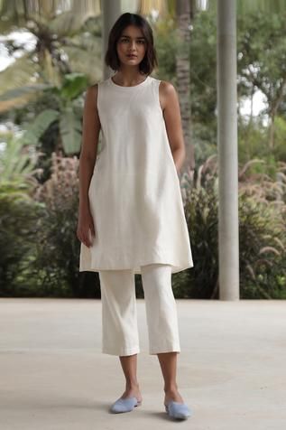 Shop for The Summer House White Nailah Handwoven Chanderi Tunic And Pant Set for Women Online at Aza Fashions Cord Sets, Co Ords Outfits, Coord Set, Casual Indian Fashion, Easy Outfit, Pakistani Dress, Stylish Girls, Shirts Design, Stylish Dress Designs