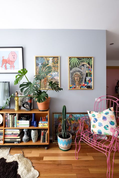 Trish found this sideboard, a '60s primary school library trolley, on the side of the road. Reka Bentuk Ruang Tamu, Hiasan Dalaman Rumah, Reka Bentuk Dalaman, Library Living Room, Hiasan Bilik Tidur, Diy Dekor, Floor Paint, Interior Design Per La Casa, Diy Casa