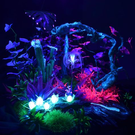 a fan project - avatar-pandora-dioramas Webseite! Blacklight Paint, Pandora Cake, Avatar Theme, Lizard Tank, Avatar Pandora, All By Myself, Disney's Animal Kingdom, Pandora Avatar, Avatar Movie