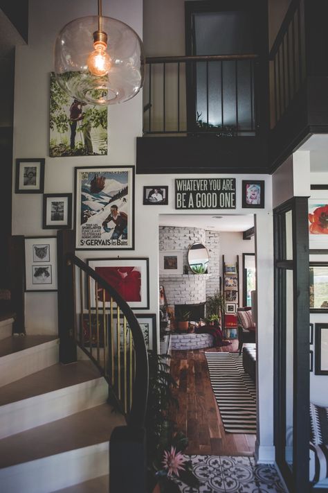 Eclectic Foyer Entryway, Whimsical Modern Decor, Whimsical Home Design, Whimsical Interior Design, Boho Twist, City Decor, Home Decor Living Room, Southern Hospitality, Creative Eye