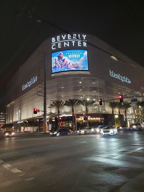 Los Angeles, Big Mall Aesthetic, Shopping Center Aesthetic, Los Angeles Mall, City Center Mall, Beverly Hills Shopping, City View Night, Town Design, Park Aesthetic