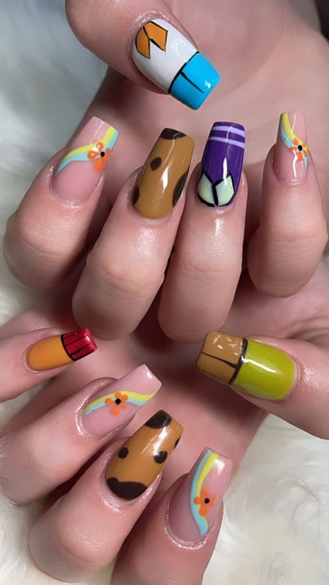 Nail Inspo Summer 2024 Simple, Universal Studios Nails Acrylic, Velma Inspired Nails, Tv Show Nail Art, 90 Theme Nails, Almond Cartoon Nails, Scooby Doo Nails Simple, Scooby Doo Inspired Nails, Easy Cartoon Nails