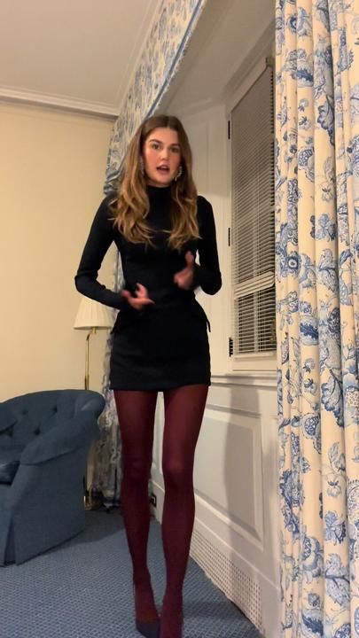 Holiday Party Dress Casual, Lbd Outfit Winter, Christmas Party Inspo Outfit, Night Out In San Francisco Outfit, Going Out Outfits Late 20s, Extra Winter Outfits, Maroon Stockings Outfit, Wine Tights Outfit, Christmas Party Outfit Aesthetic