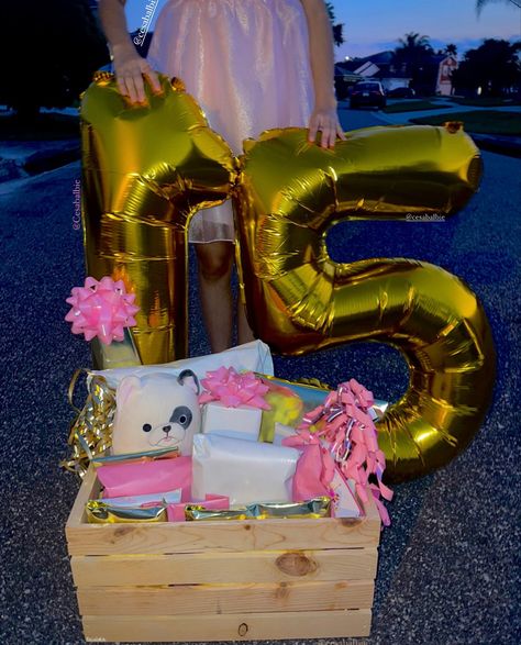 15 Gifts For 15th Birthday, 15th Birthday Present Ideas, Quince Gift Ideas, Quince Gifts, 15 Balloons, 15 Birthday Gift Ideas, 15th Birthday Gift Ideas, Birthday Presents For Girls, Birthday Basket