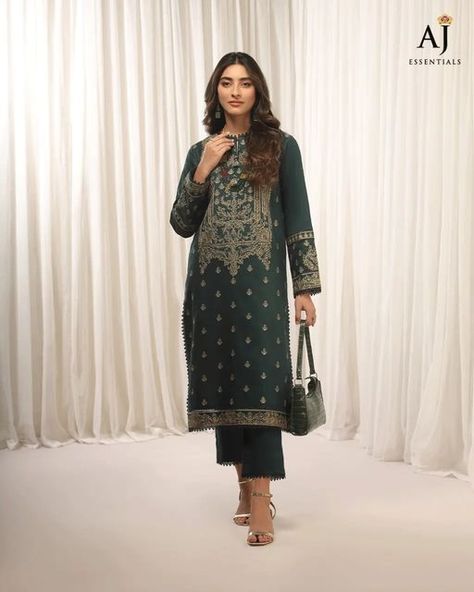 Semi Formal Wear, Asim Jofa, Organza Sleeves, Unstitched Dress Material, Luxury Wear, Pakistani Bridal Dresses, Embroidered Neckline, Pakistani Dress Design, Suit Fabric