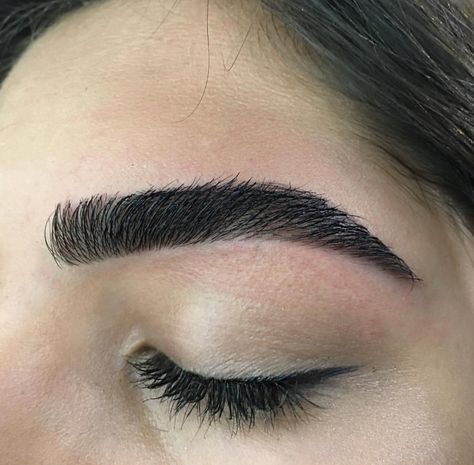 Thick Eyebrow Shapes, Eyebrows Goals, Eyebrow Makeup Products, Perfect Eyebrow Shape, Dark Eyebrows, Black Eyebrows, Black Brows, Tweezing Eyebrows, Thick Brows