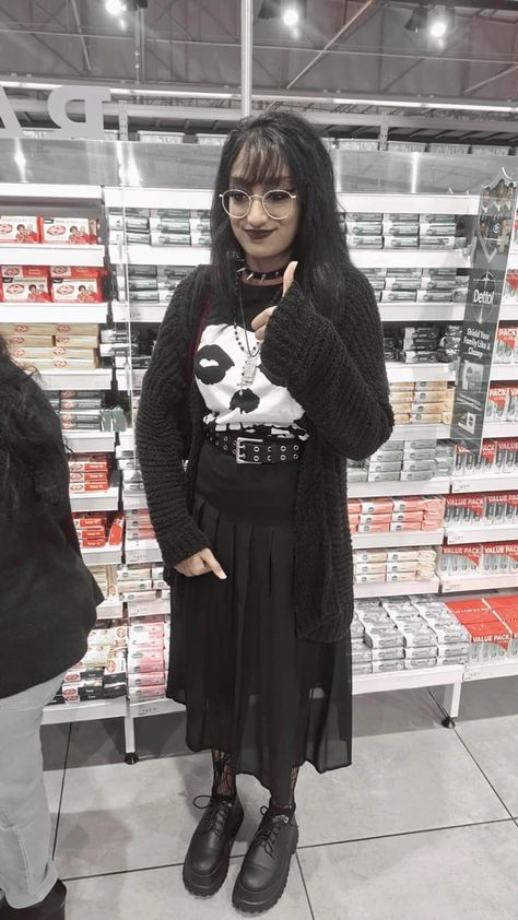 #goth #gothfashion #gothaesthetic Everyday Goth Outfit, Goth Band Tee Outfit, Goth T Shirt Outfit, Trad Goth Winter Outfit, Casual Goth Date Outfit, Trad Goth Outfits Winter, Comfy Goth Outfits Winter, Warm Gothic Outfits, Casual Goth Outfits Simple