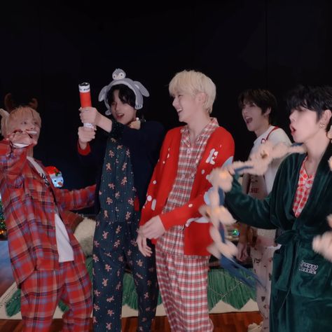 Txt Christmas, Txt Ot5, Holiday Icon, Calendar Ideas, Blue Spring, Blue Springs, Holiday Christmas, Winter Christmas, Christmas Holidays