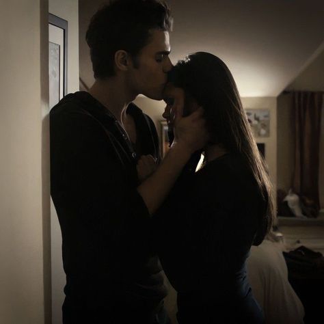 Stefan Salvatore And Elena Gilbert, Tvd Ships, Stefan Elena, Vampire Diaries Songs, Stefan E Elena, Boy With White Hair, Elena Gilbert Style, Paul Wesley Vampire Diaries, Lost Film